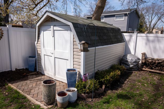 430 71st Street, Darien, IL 60561