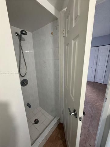 9700 NW 6th Lane 9700, Miami, FL 33172