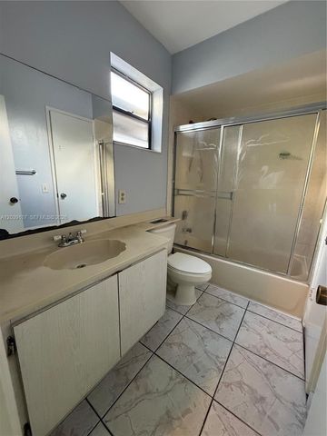 9700 NW 6th Lane 9700, Miami, FL 33172