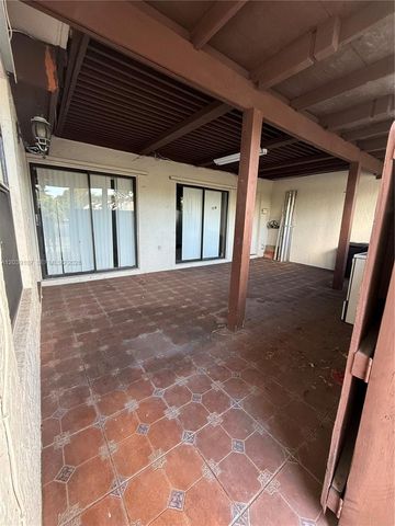 9700 NW 6th Lane 9700, Miami, FL 33172