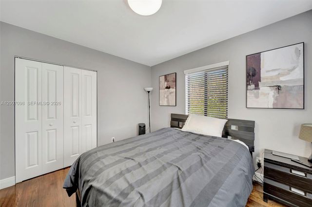 7470 SW 37th St, Miami, FL 33155