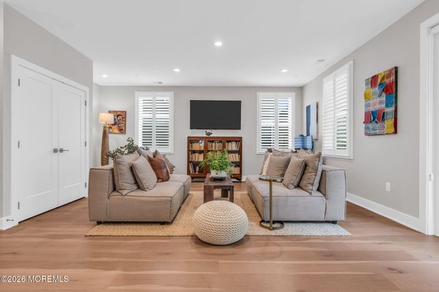 25 Augustus Drive 277, Middletown, NJ 07748
