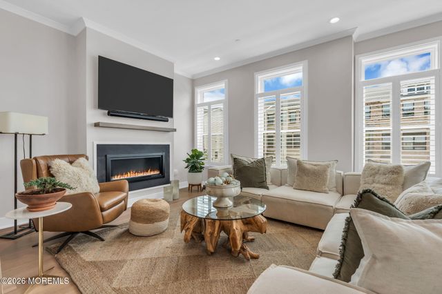 25 Augustus Drive 277, Middletown, NJ 07748