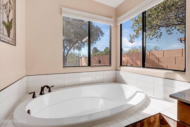 11295 N Scioto Avenue, Oro Valley, AZ 85737