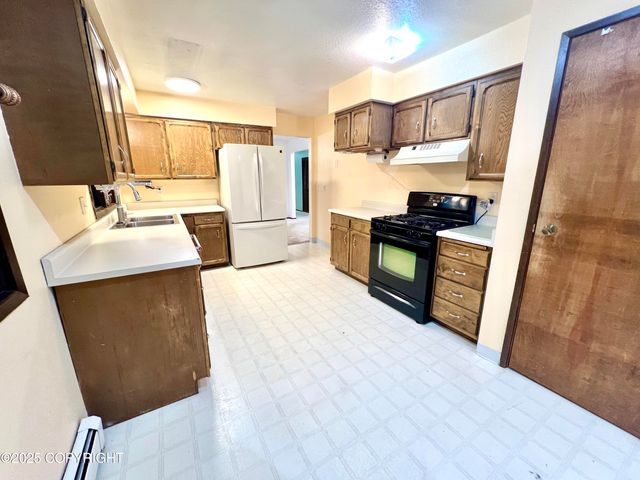 4404 Cloverdale Street, Juneau, AK 99801