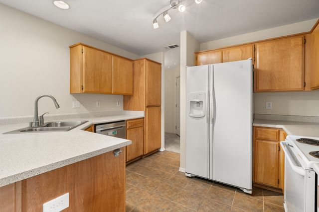 1818 Sarah Way, Medford, OR 97501