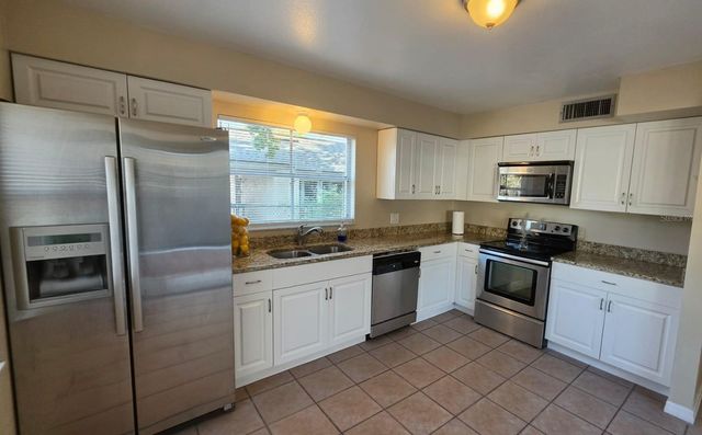 550 WINDMEADOWS STREET 550, Altamonte Springs, FL 32701