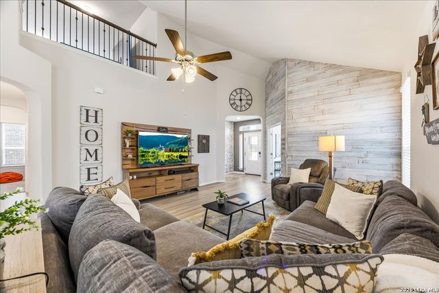 8135 Samsel Falls, San Antonio, TX 78254