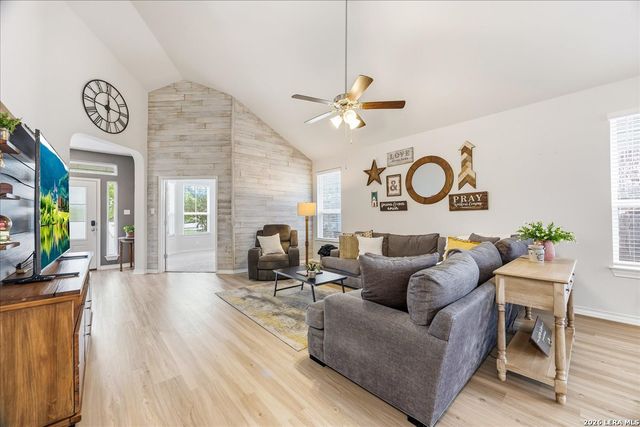 8135 Samsel Falls, San Antonio, TX 78254