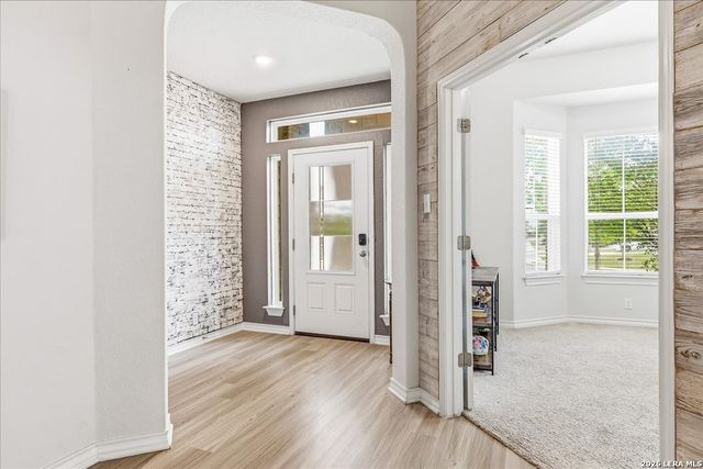 8135 Samsel Falls, San Antonio, TX 78254