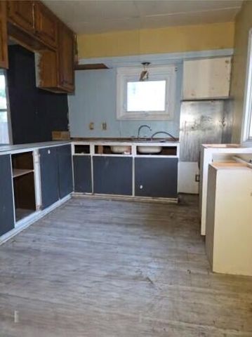 216 W Pine Street, Bloomingdale, MI 49026