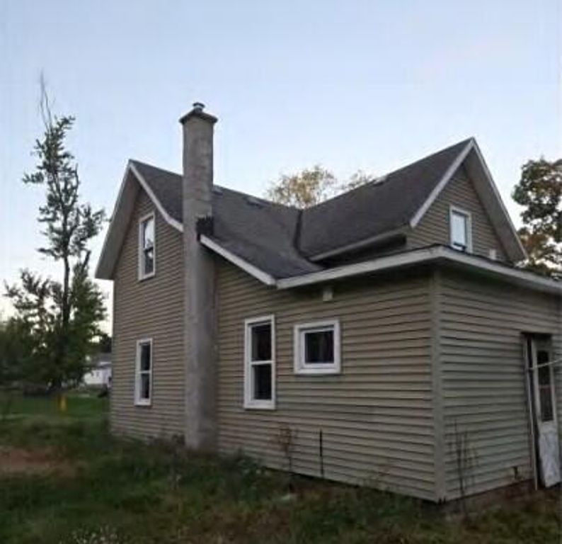 216 W Pine Street, Bloomingdale, MI 49026