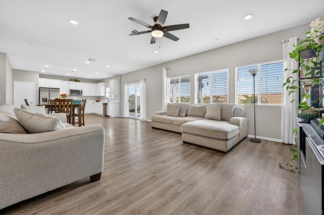 28331 Memory Ln, Winchester, CA 92596