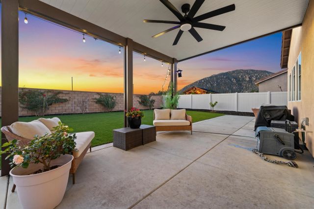 28331 Memory Ln, Winchester, CA 92596