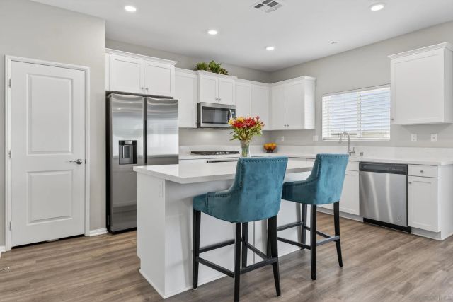 28331 Memory Ln, Winchester, CA 92596