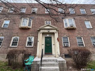 566 Wilmont Avenue, Bridgeport, CT 06607