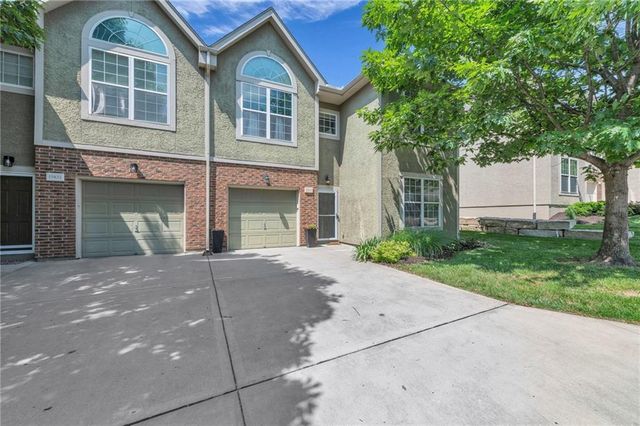 15828 W 61 Street, Shawnee, KS 66217
