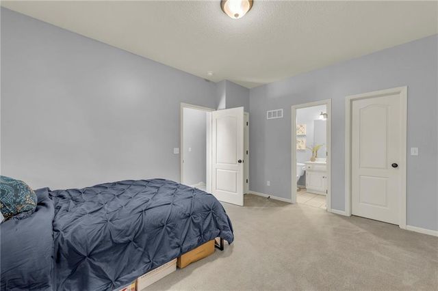 15828 W 61 Street, Shawnee, KS 66217