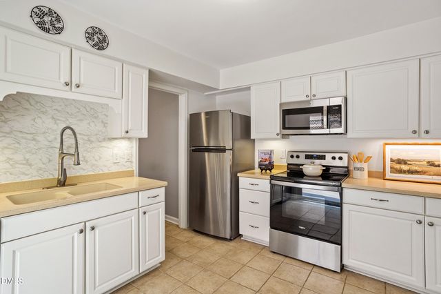 27 Clover Drive, Chapel Hill, NC 27517