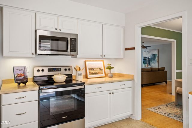 27 Clover Drive, Chapel Hill, NC 27517