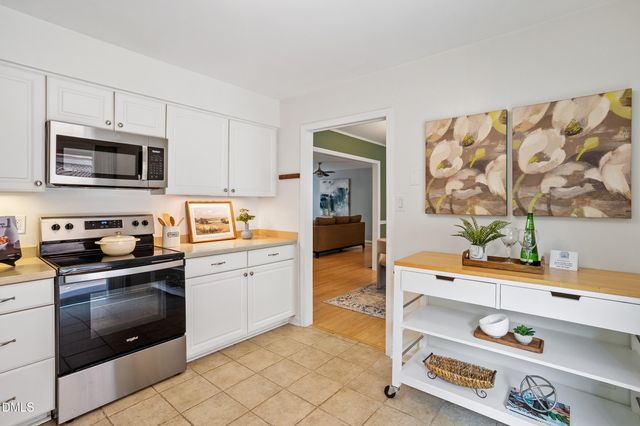 27 Clover Drive, Chapel Hill, NC 27517