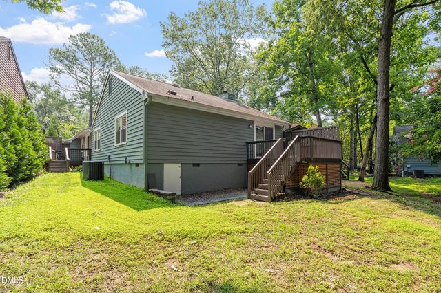 27 Clover Drive, Chapel Hill, NC 27517