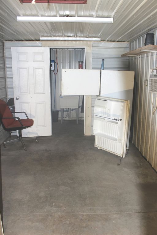 Image 22 of property listing at 709 Thomas Street, Iuka, IL 62849