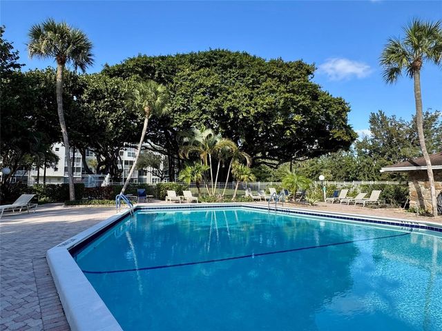 2601 S Course Drive 305, Pompano Beach, FL 33069