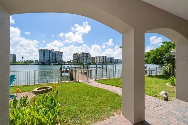 733 BAY ESPLANADE, Clearwater Beach, FL 33767