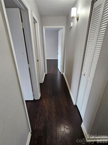 4811 Spring Lake Drive E, Charlotte, NC 28212