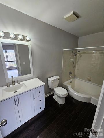 4811 Spring Lake Drive E, Charlotte, NC 28212