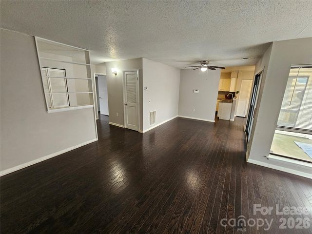 4811 Spring Lake Drive E, Charlotte, NC 28212