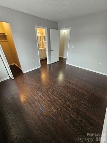 4811 Spring Lake Drive E, Charlotte, NC 28212