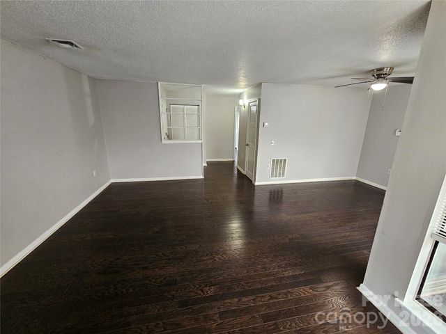 4811 Spring Lake Drive E, Charlotte, NC 28212
