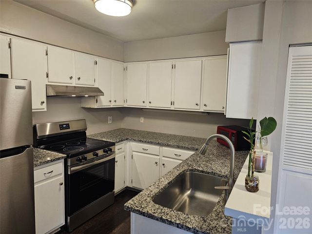 4811 Spring Lake Drive E, Charlotte, NC 28212