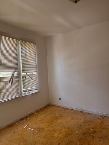 7731 S Colfax Avenue, Chicago, IL 60649