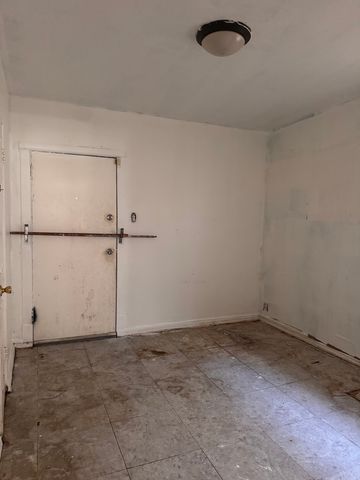 7731 S Colfax Avenue, Chicago, IL 60649