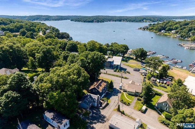 2 San Bar Drive, Jefferson Township, NJ 07849