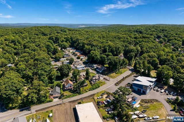 2 San Bar Drive, Jefferson Township, NJ 07849