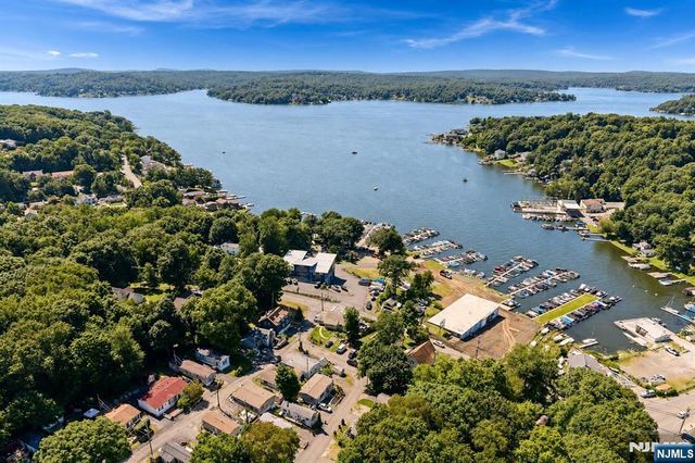 2 San Bar Drive, Jefferson Township, NJ 07849