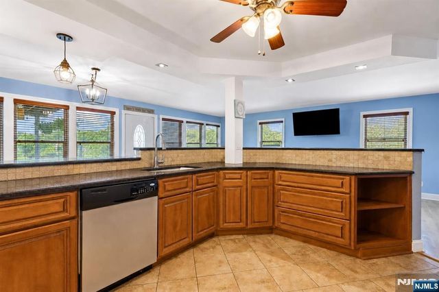 2 San Bar Drive, Jefferson Township, NJ 07849