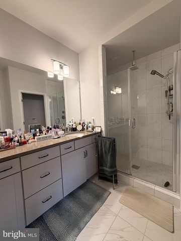 12305 W OAKS DR, Fairfax, VA 22030