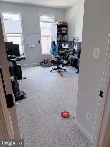 12305 W OAKS DR, Fairfax, VA 22030