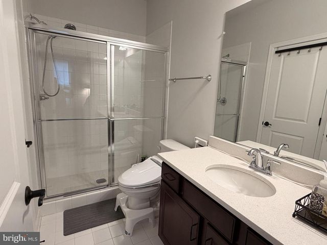 12305 W OAKS DR, Fairfax, VA 22030