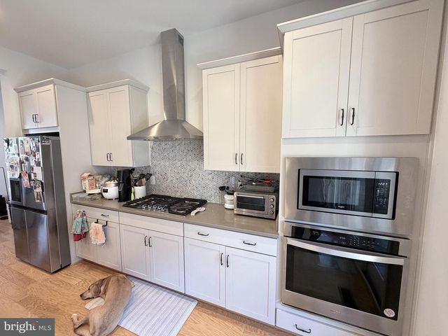 12305 W OAKS DR, Fairfax, VA 22030