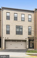 12305 W OAKS DR, Fairfax, VA 22030