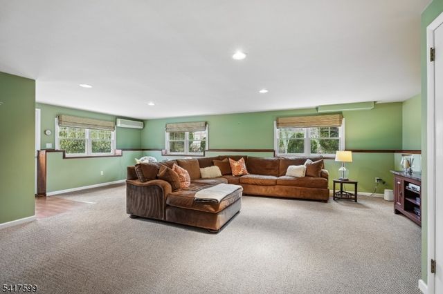 63 Gallinson Dr, New Providence Boro, NJ 07974