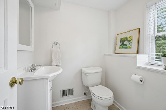 63 Gallinson Dr, New Providence Boro, NJ 07974