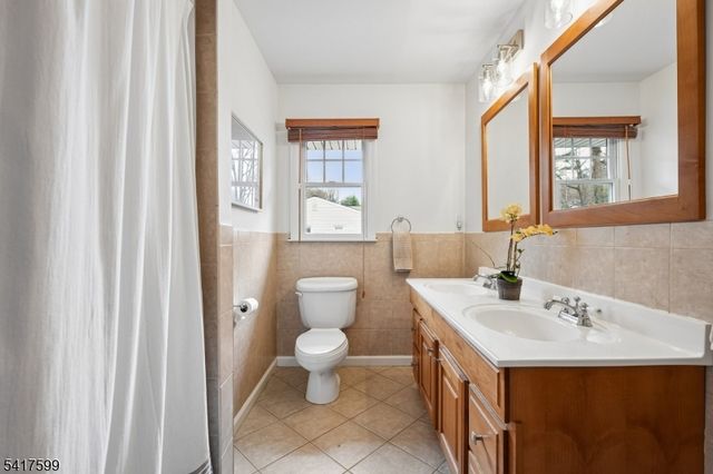 63 Gallinson Dr, New Providence Boro, NJ 07974