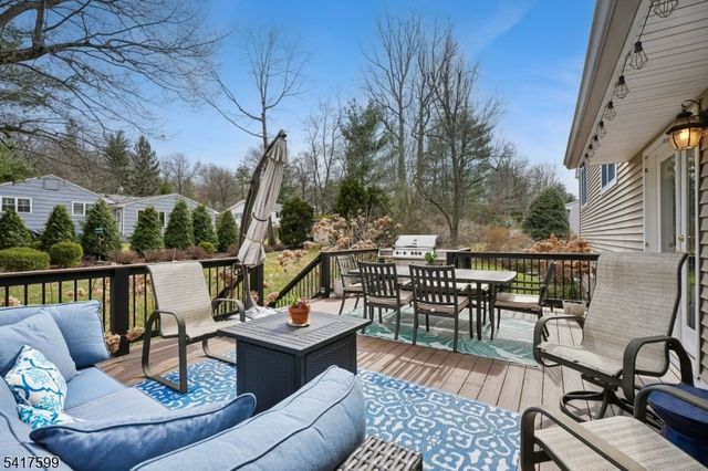 63 Gallinson Dr, New Providence Boro, NJ 07974